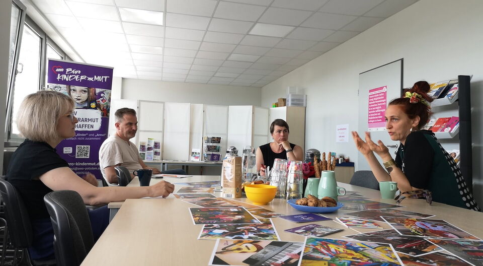 Nadine Graßmel zu Gast im AWO Büro KINDER(ar)MUT